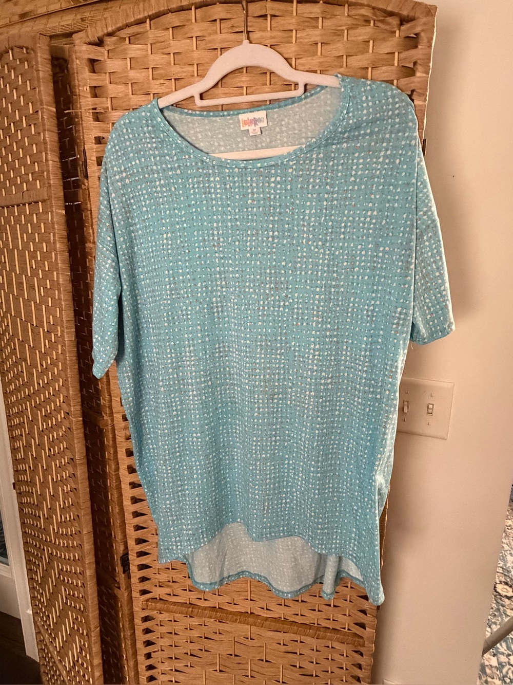 Lularoe Sleeve Aqua Blue Knit hi low top
